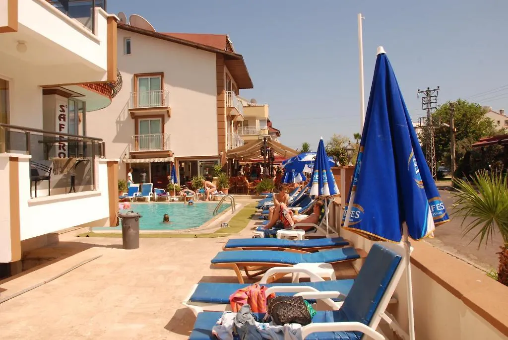 Ξενοδοχείο με διαμερίσματα Saffron Apartments Μαρμαρίς